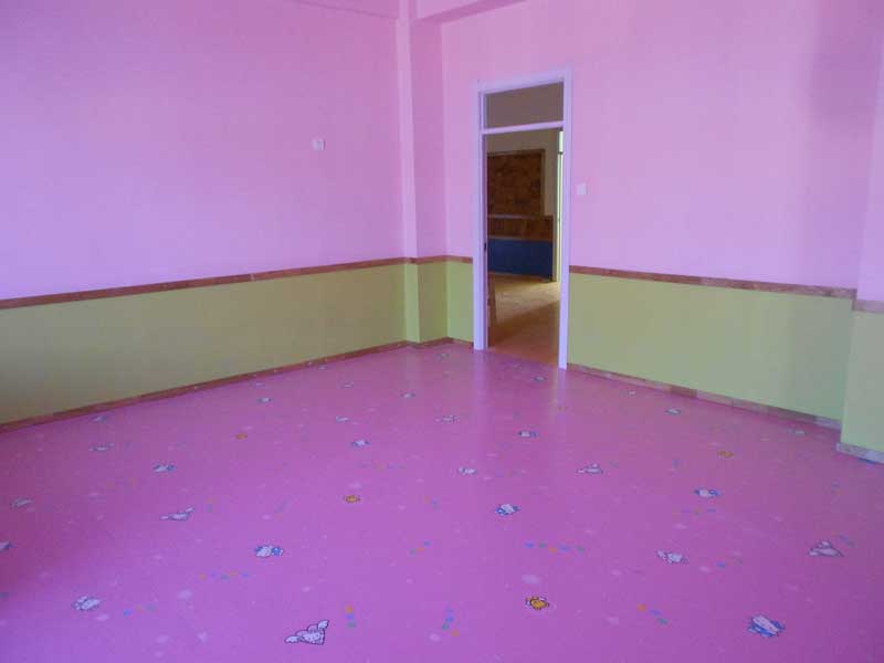 pvc地板與瓷磚、木地板、地毯相比有哪些優(yōu)勢呢？